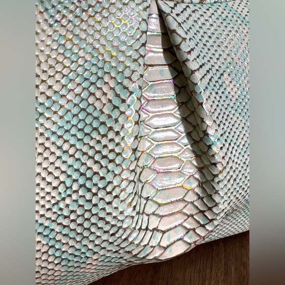 Brahmin NWOT Bristol Hobo-Opal Shimmer-Snake Embossed Leather-HTF-RARE - Picture 16 of 16